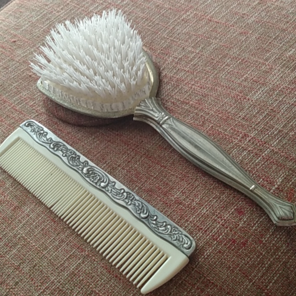 Vintage brush and comb set